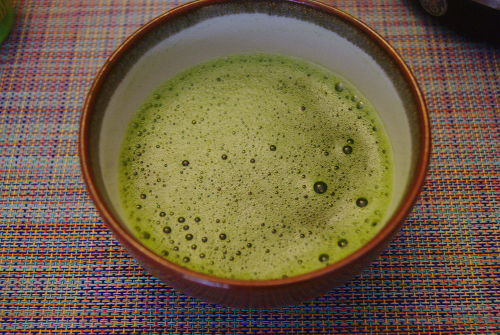 Frothy matcha tea